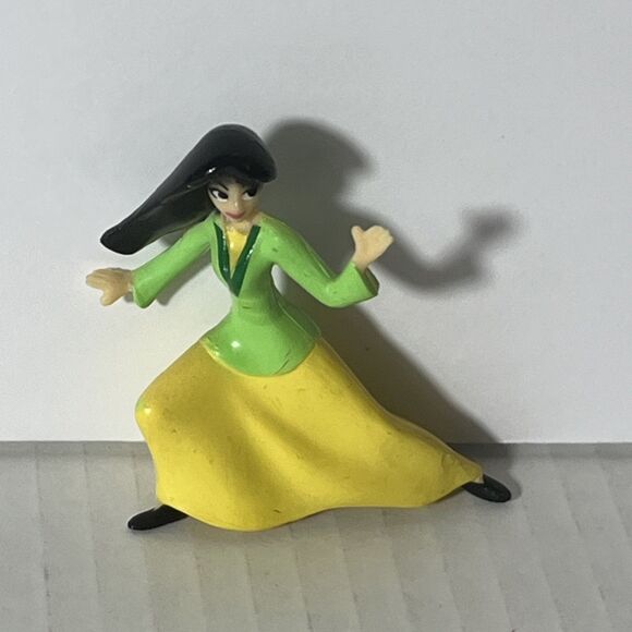 Disney Mulan Princess Figure Cake Topper Mini Ornament Toy Collectable - Picture 1 of 3